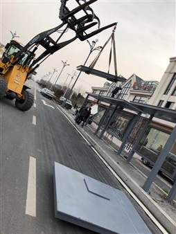 安徽公交候車亭安裝現(xiàn)場(chǎng)